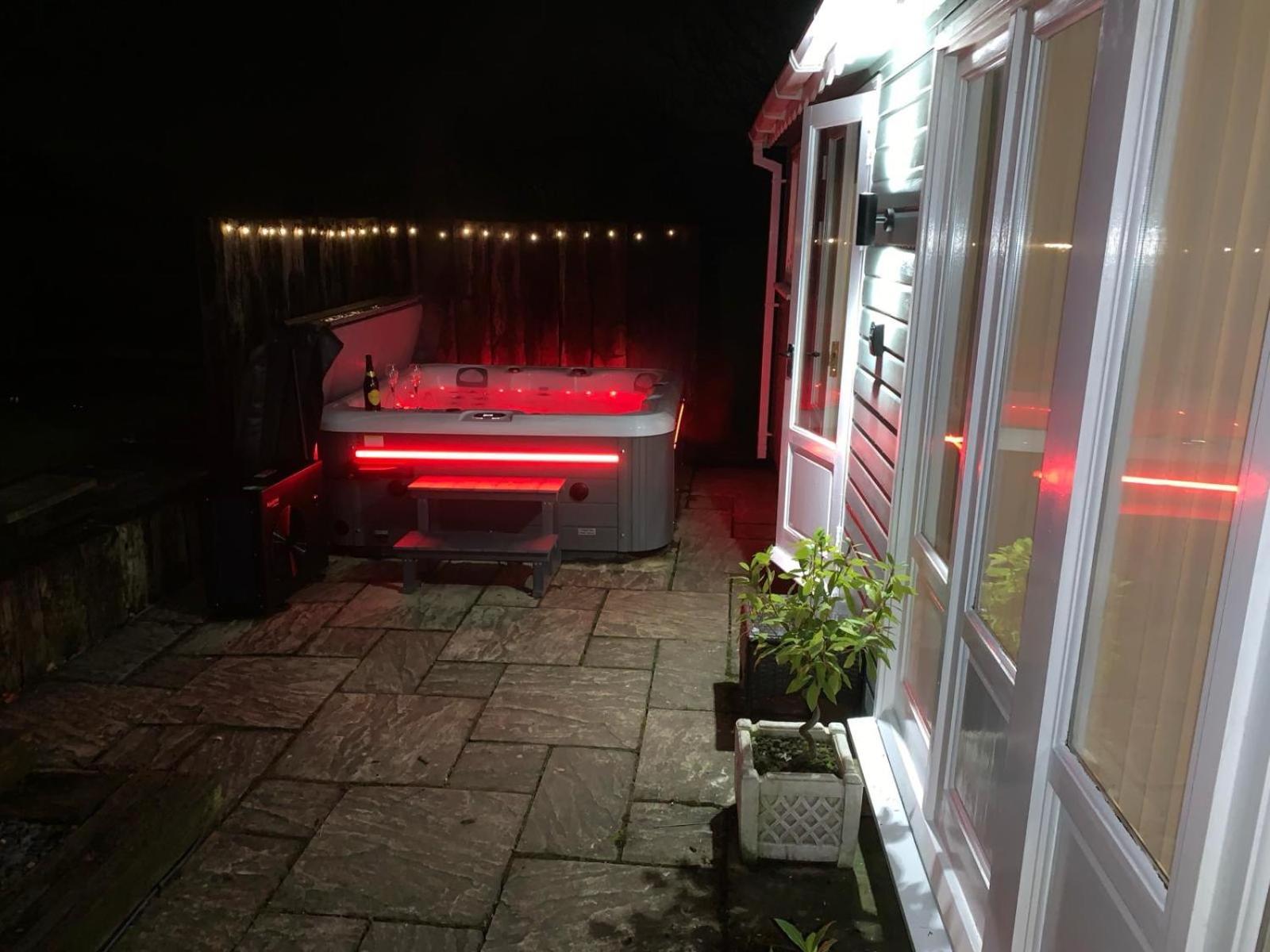 The Summerhouse, Countryside Retreat With Private Hot Tub بريدغنورث المظهر الخارجي الصورة
